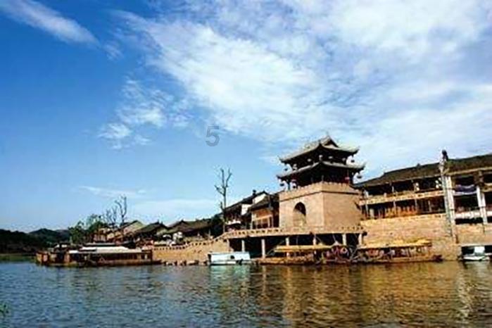 示范区高质量打造幸福里小巷，群众称赞：身在幸福里幸福在心里